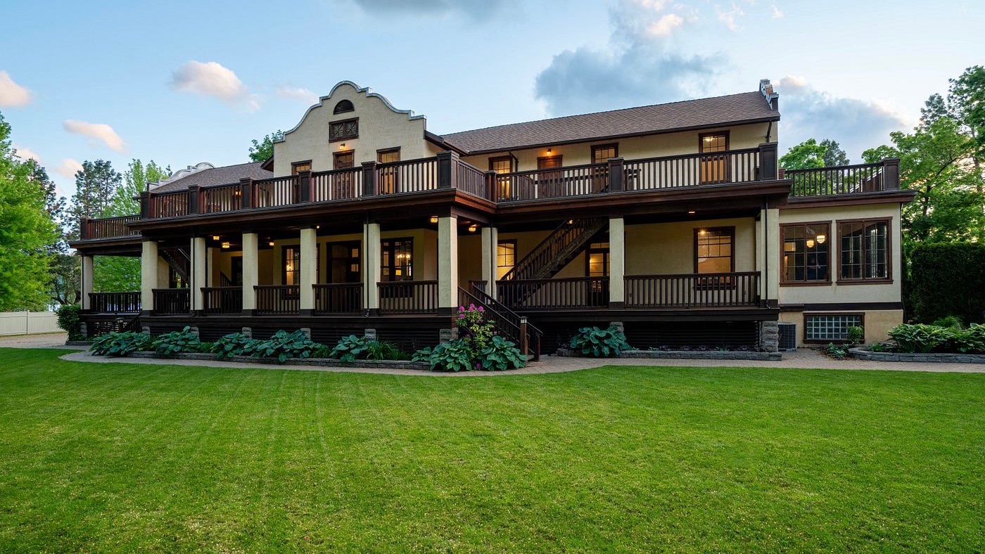 Kelowna Waterfront-Hotels-Namarata-Inn